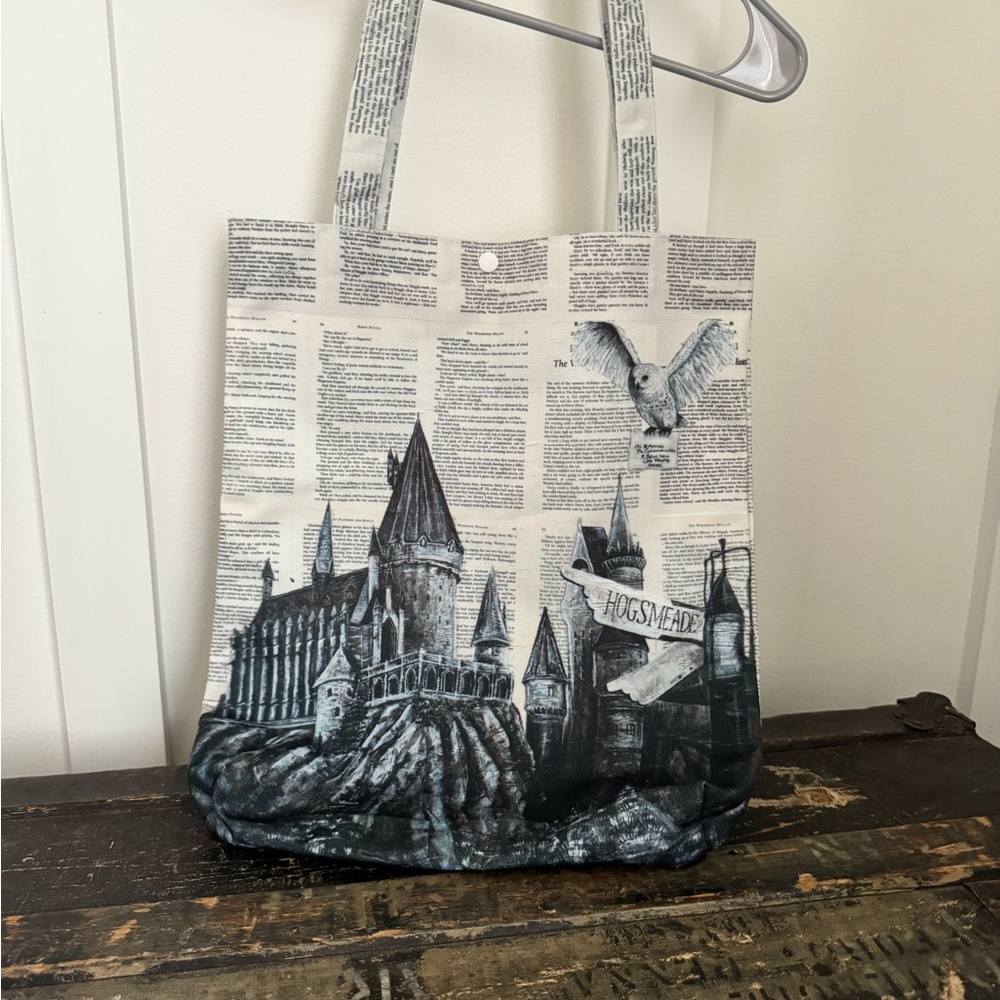 Kpop Hogwarts Graphic Tote Bag